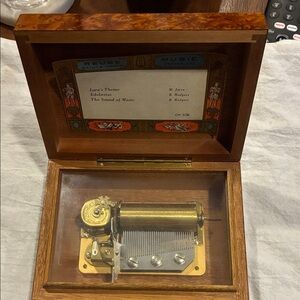 Swiss Sainte Croix Reuge Music Box Plays 3 Classics ‘Sound Of Music’ Songs 3/36
